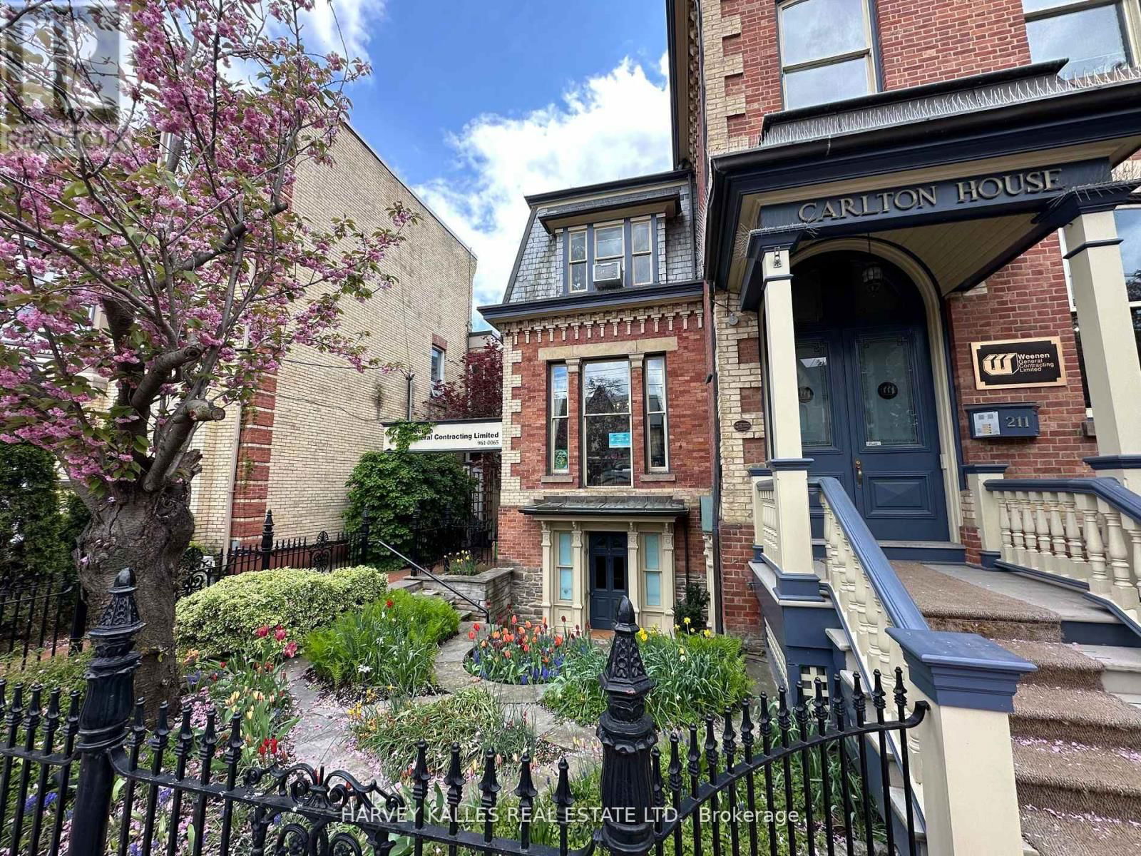 Lower - 211 CARLTON STREET Image 4