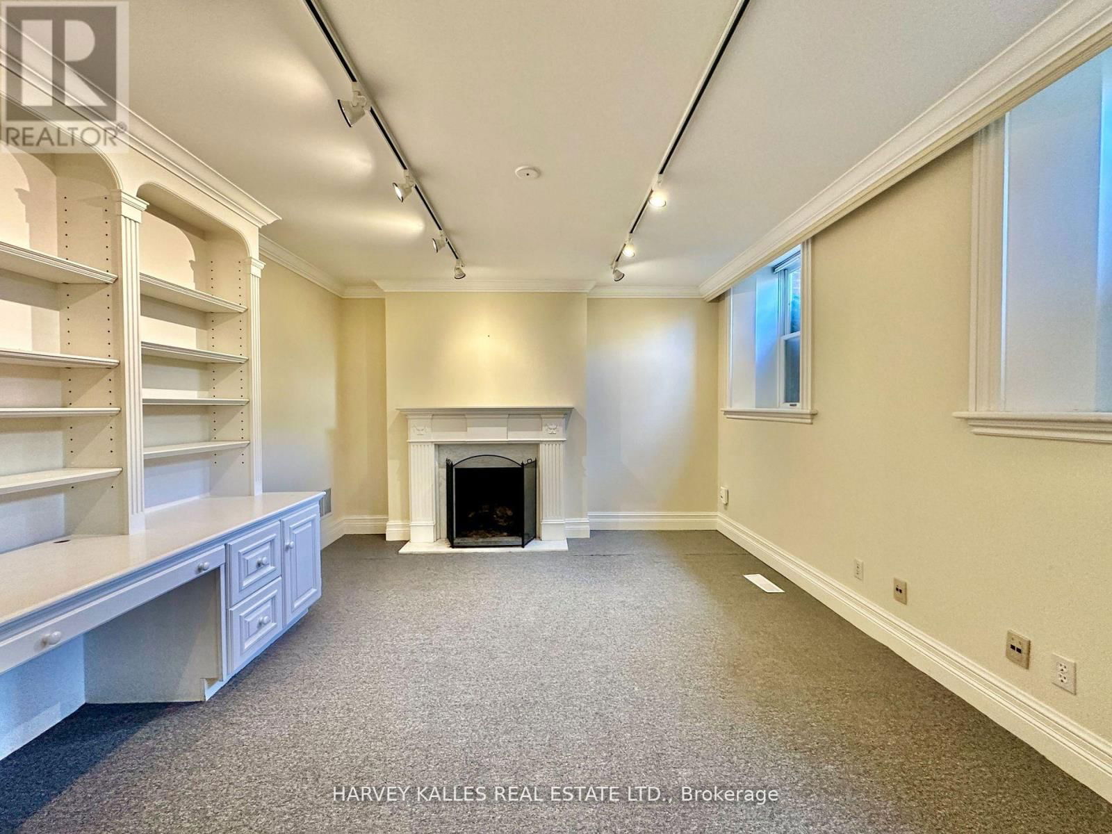 Lower - 211 CARLTON STREET Image 6