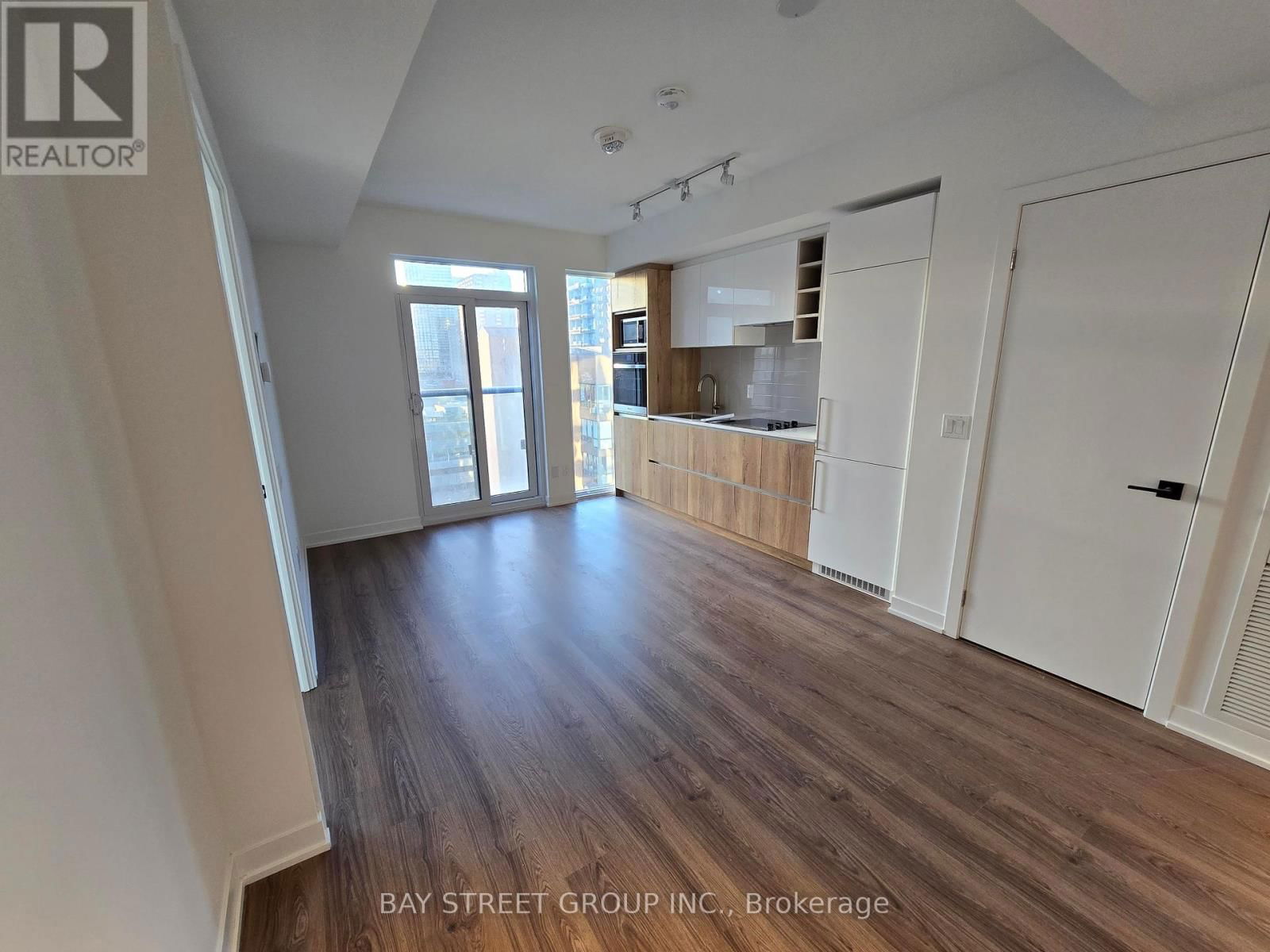 1203 - 319 JARVIS STREET Image 1