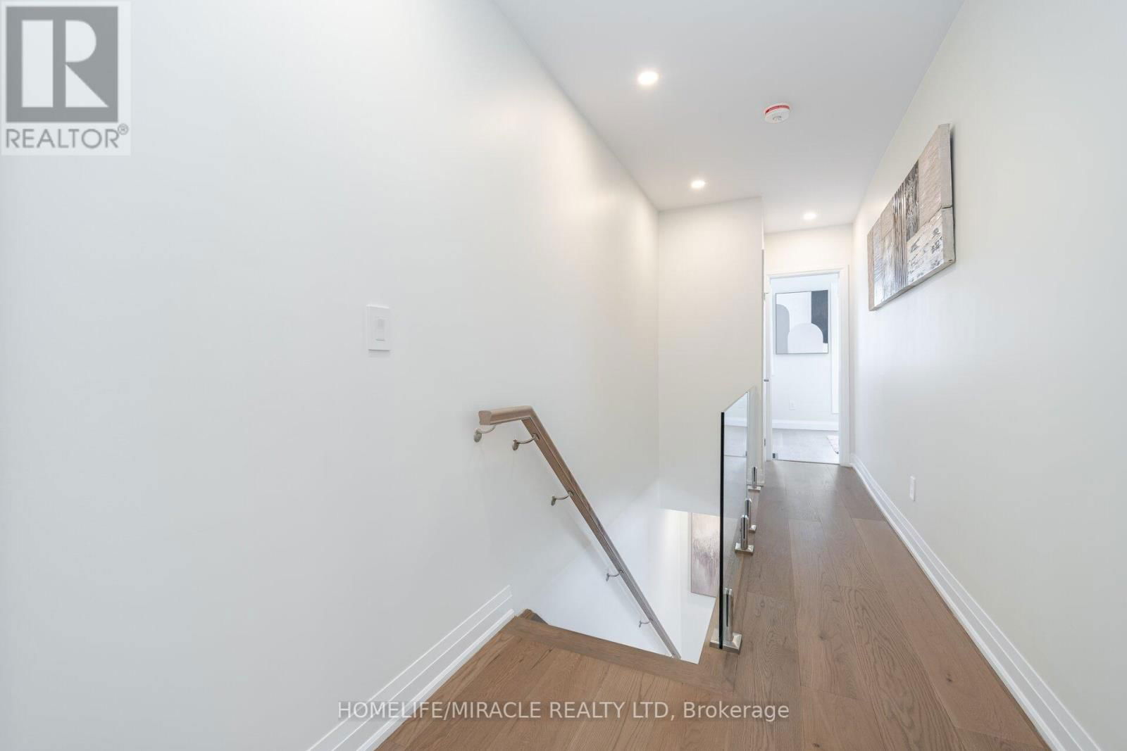 388 OAKWOOD AVENUE Image 18