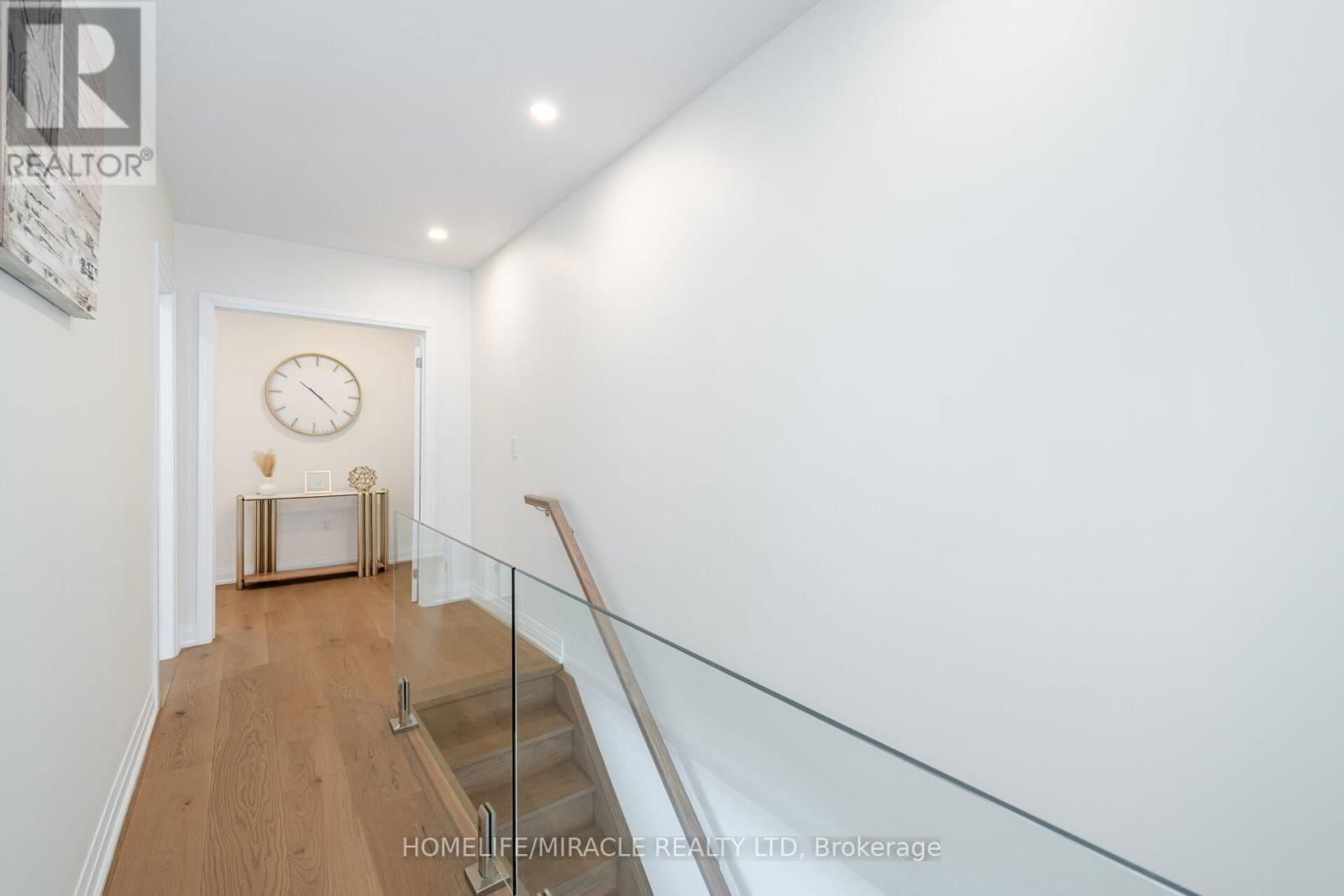 388 OAKWOOD AVENUE Image 19