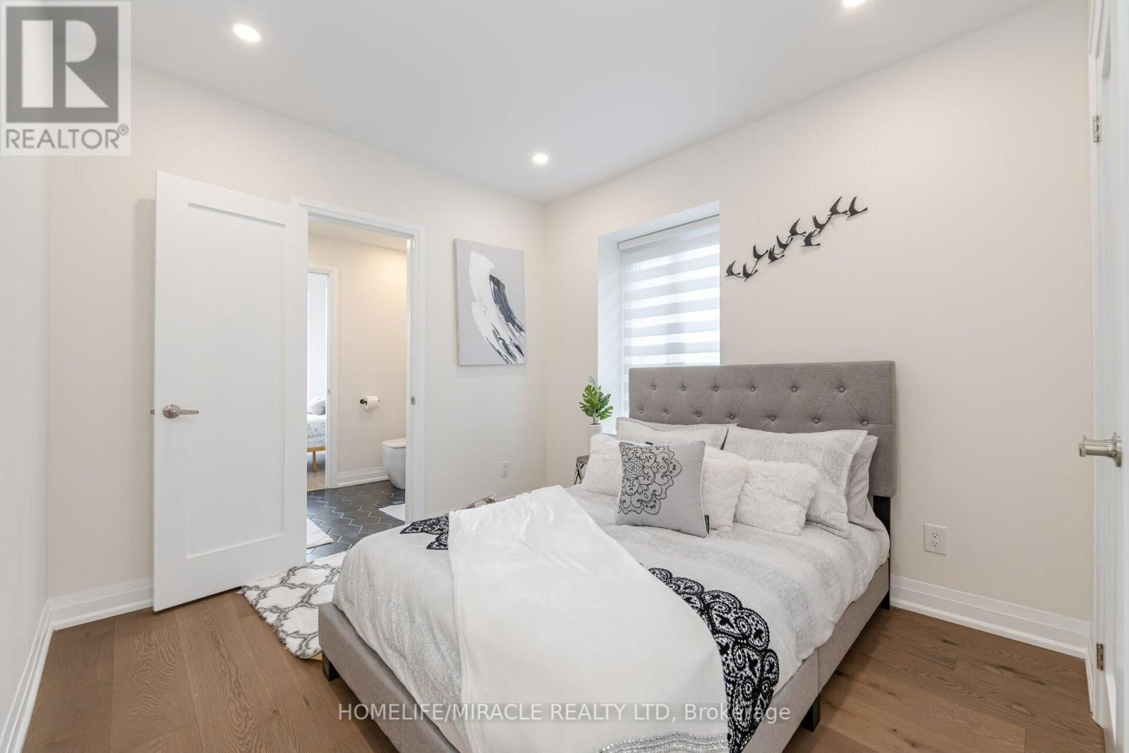 388 OAKWOOD AVENUE Image 34