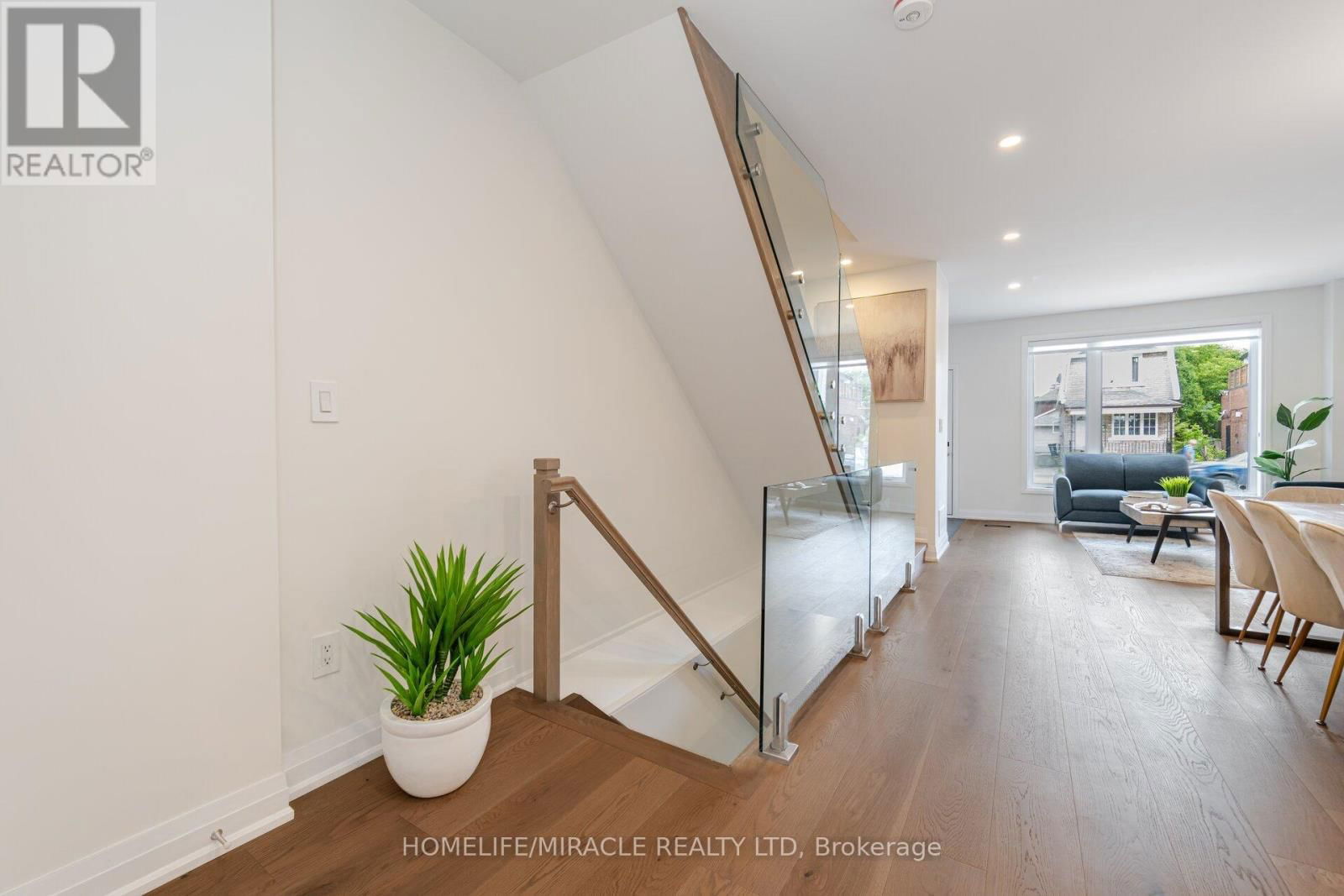 388 OAKWOOD AVENUE Image 37