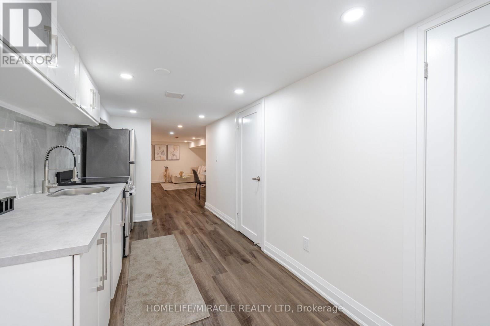 388 OAKWOOD AVENUE Image 43