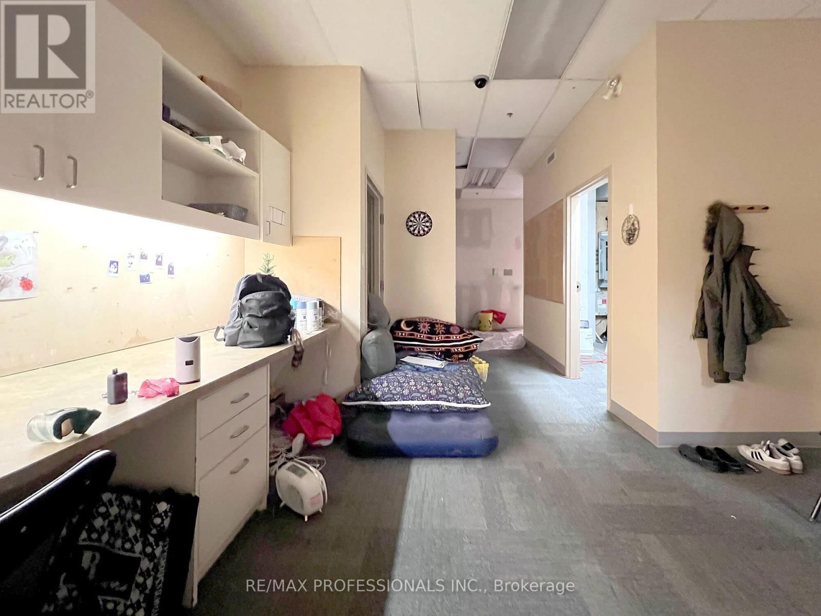756 YONGE STREET Image 12