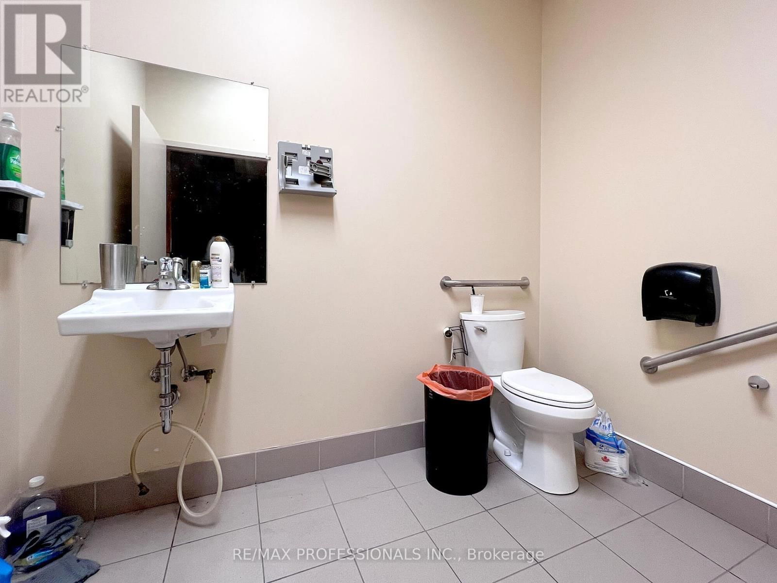 756 YONGE STREET Image 14