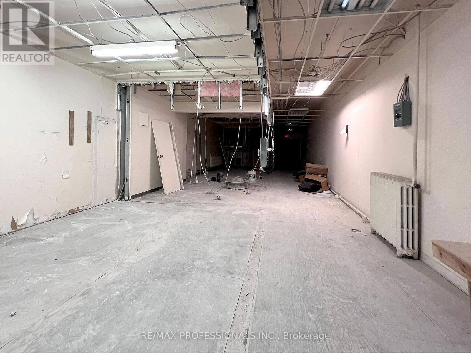 756 YONGE STREET Image 15