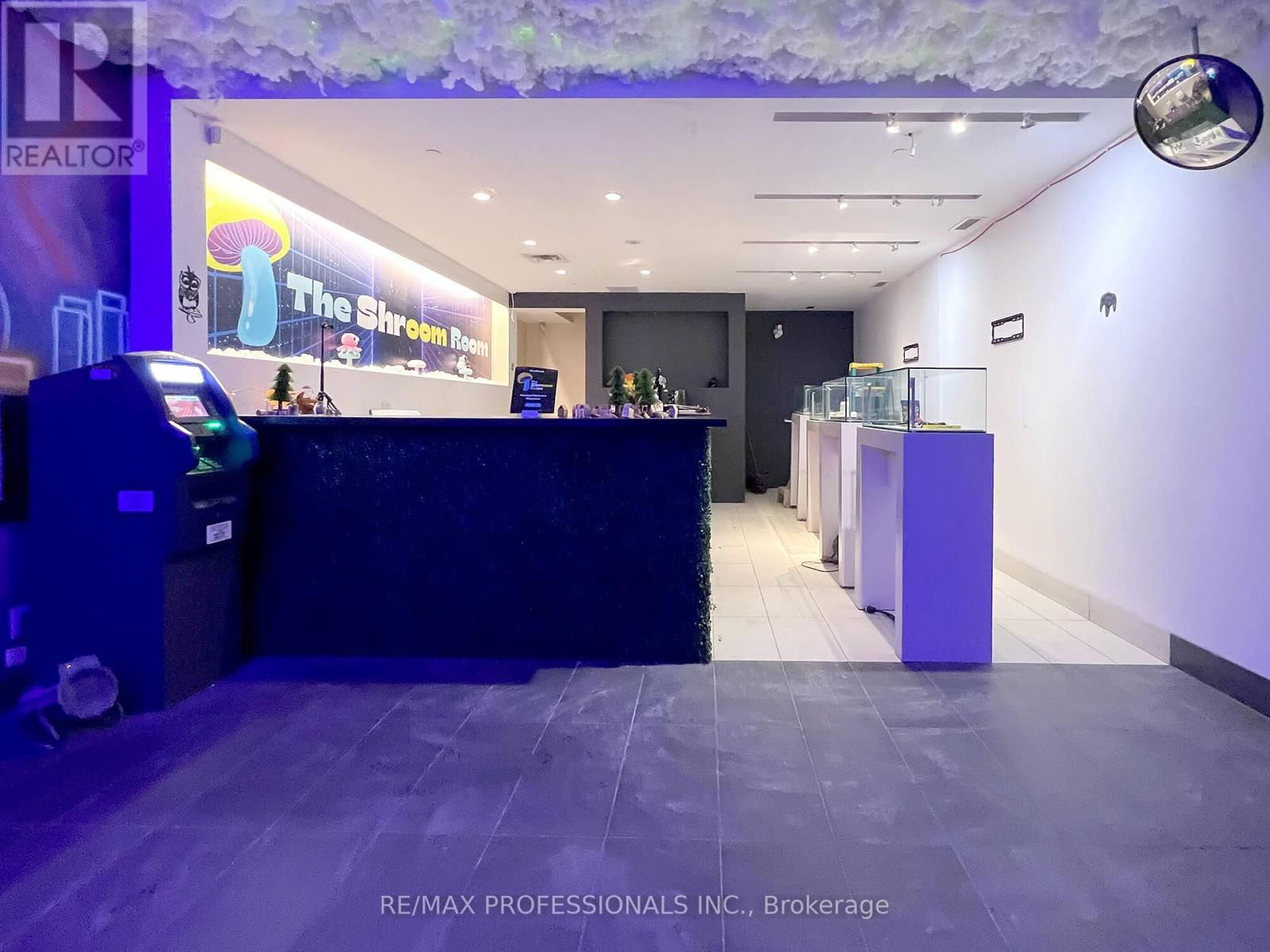 756 YONGE STREET Image 4