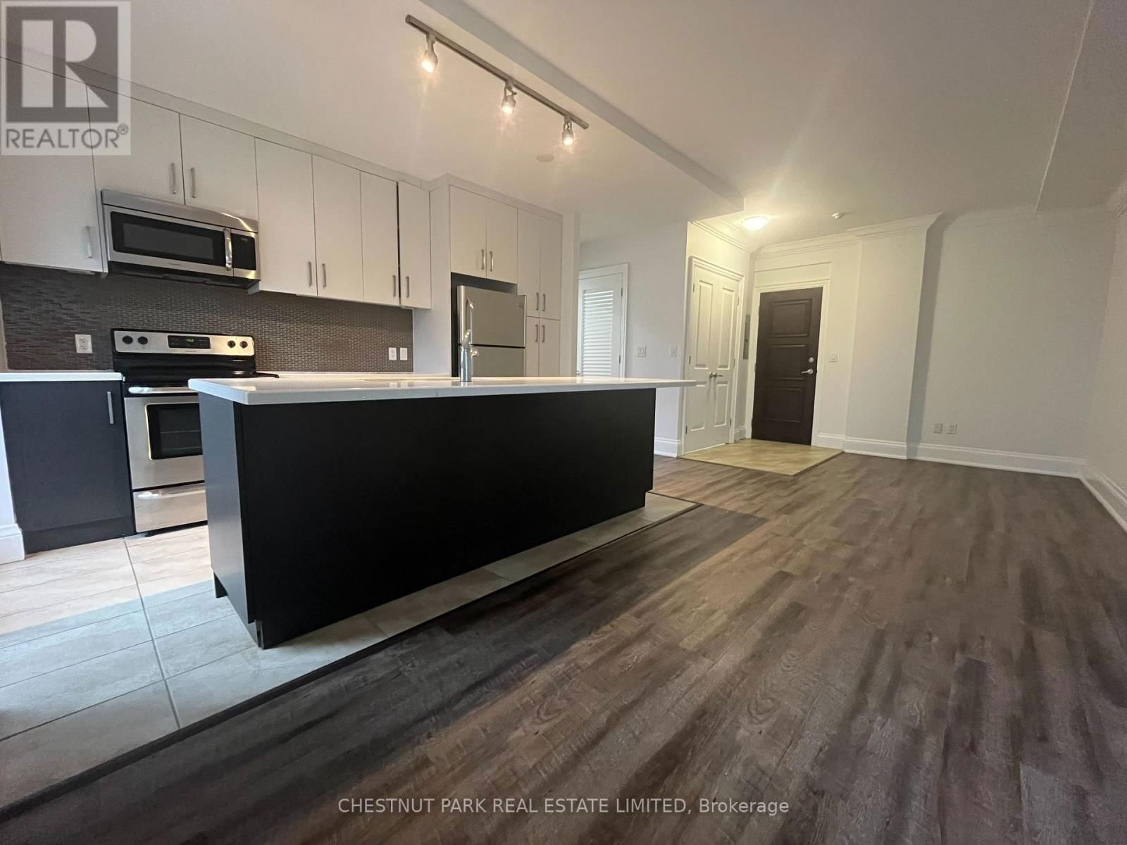 304 - 3443 BATHURST STREET Image 6