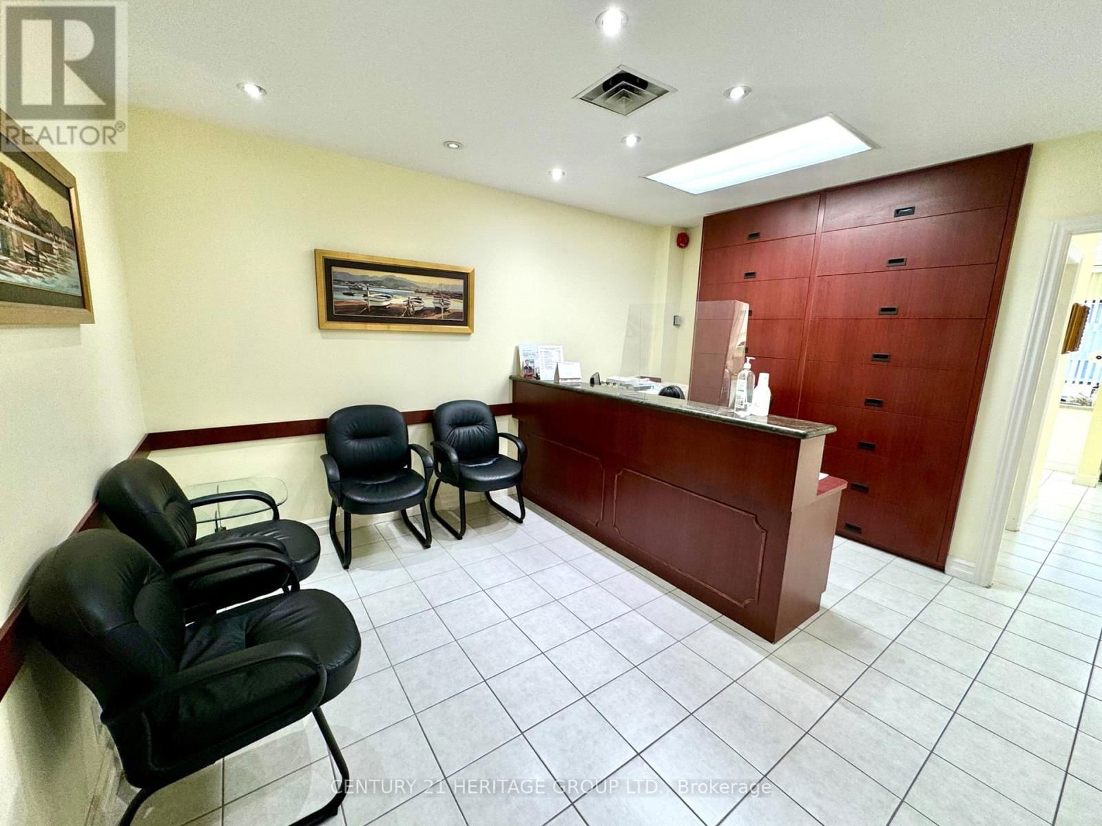 302 - 1110 SHEPPARD AVENUE EAST Image 2