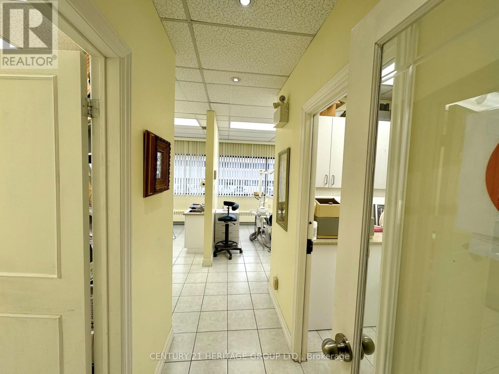 302 - 1110 SHEPPARD AVENUE EAST Image 5