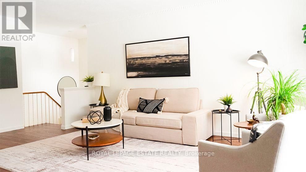 40 DUKINFIELD CRESCENT Image 2