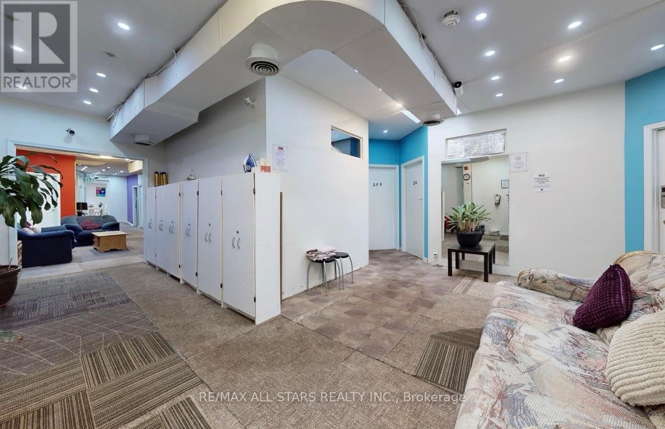 137 JARVIS STREET Image 11