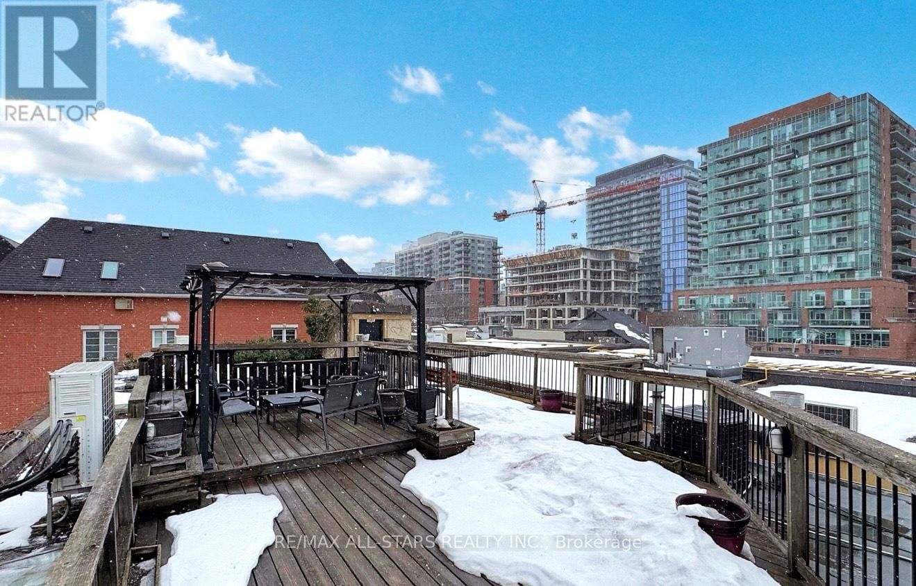 137 JARVIS STREET Image 13