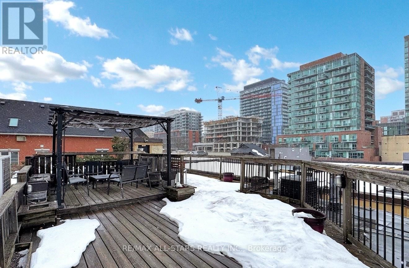137 JARVIS STREET Image 14