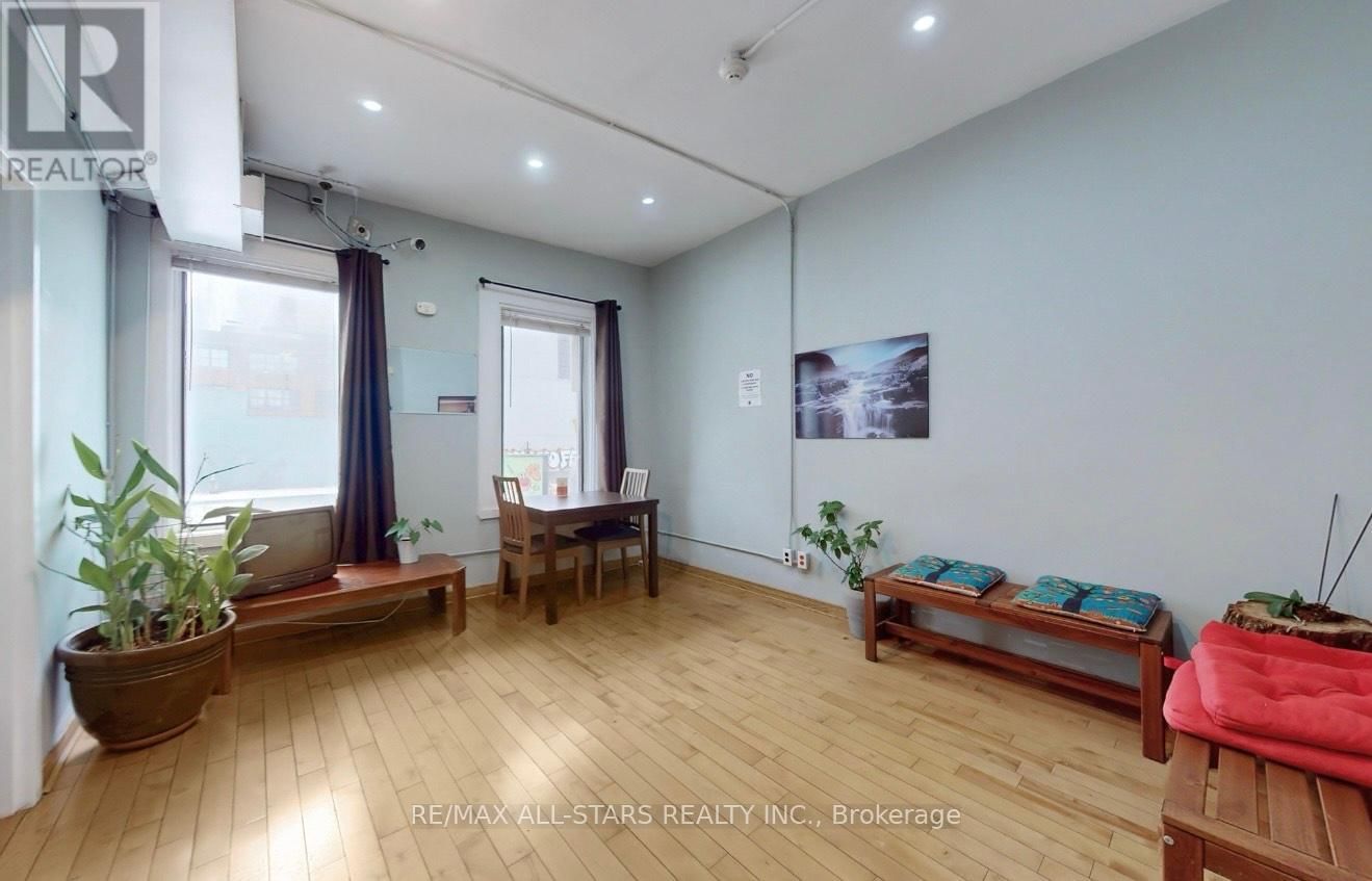137 JARVIS STREET Image 4