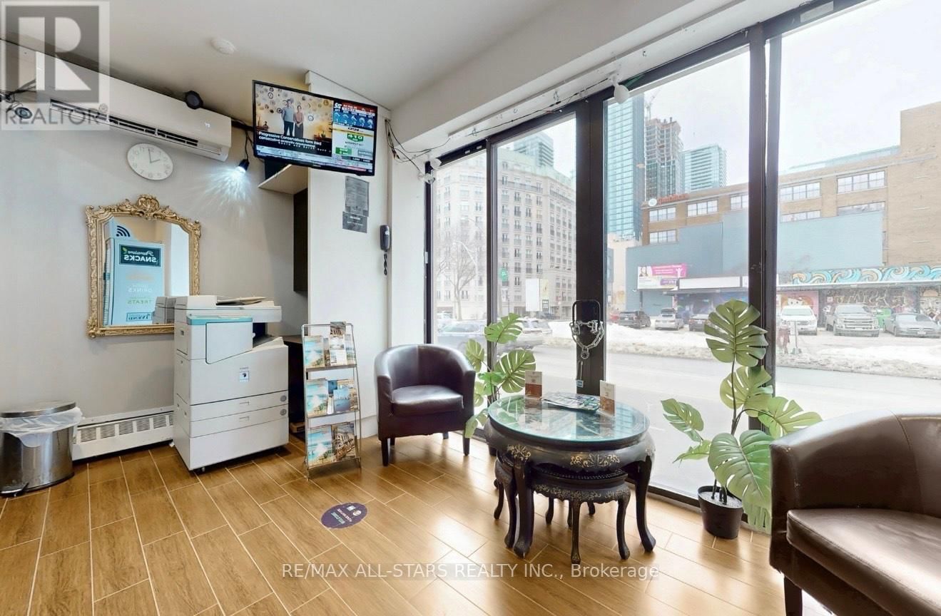 137 JARVIS STREET Image 5