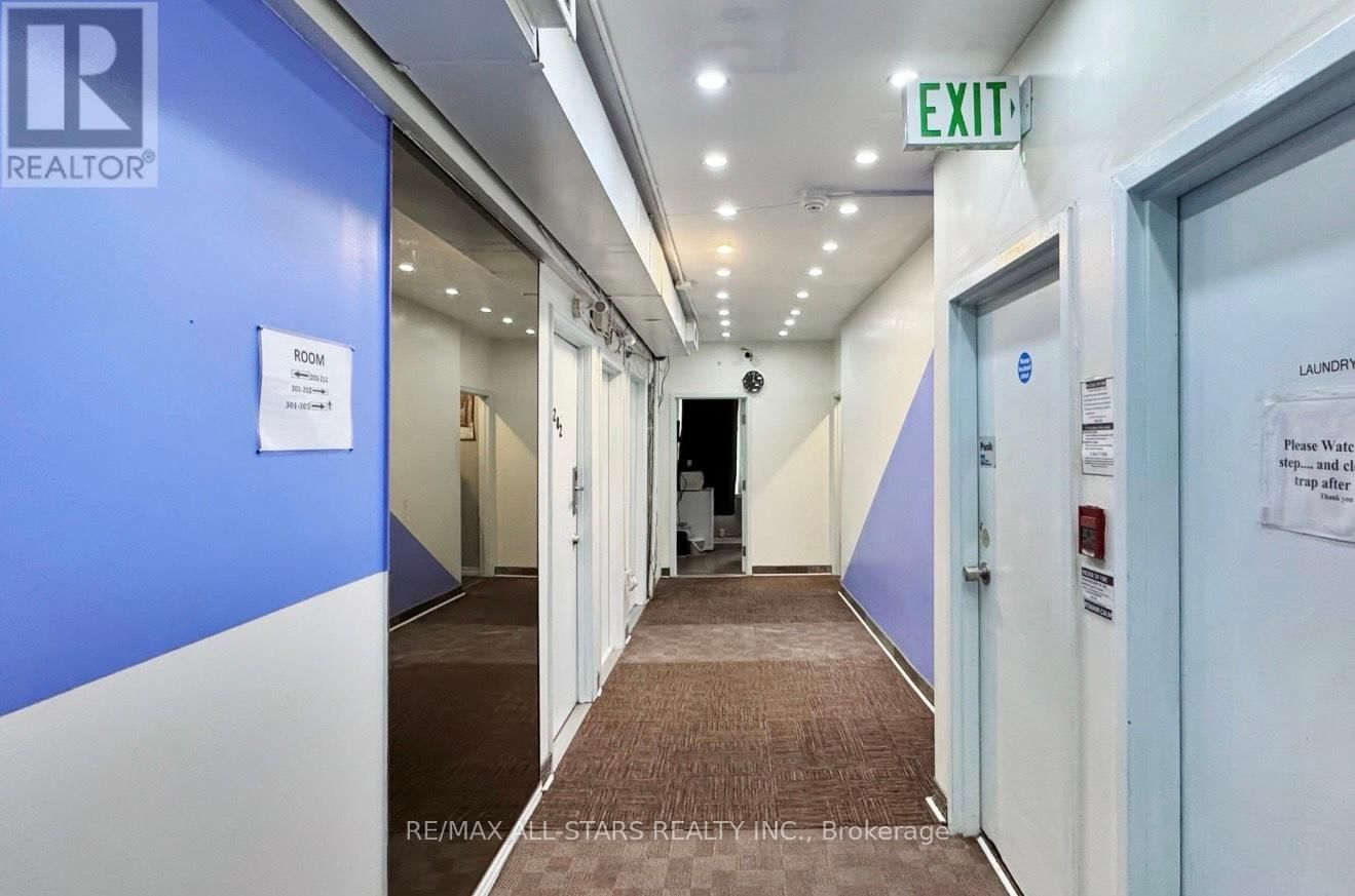 137 JARVIS STREET Image 9