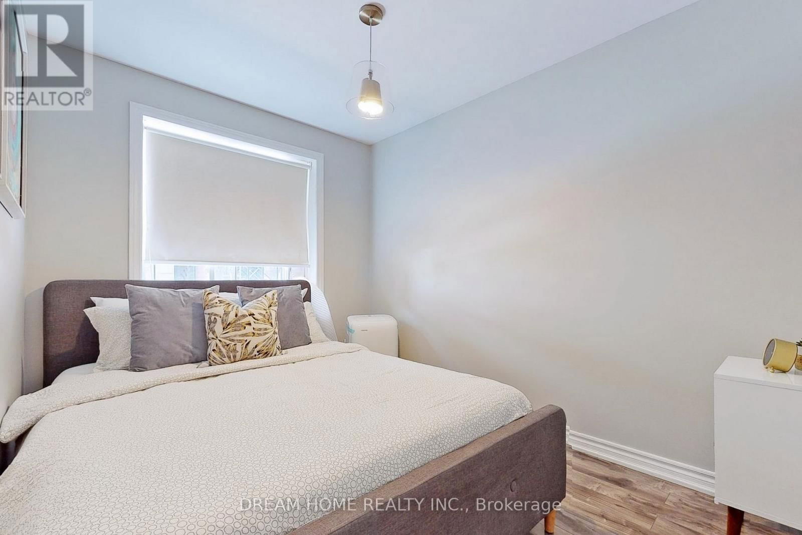 Apt B - 61 CAMERON STREET Image 12