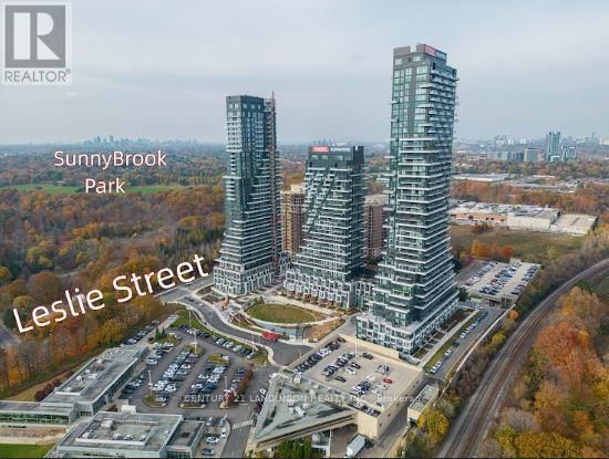 302 - 30 INN ON THE PARK DRIVE Image 1