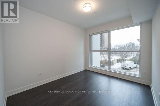 302 - 30 INN ON THE PARK DRIVE Image 15