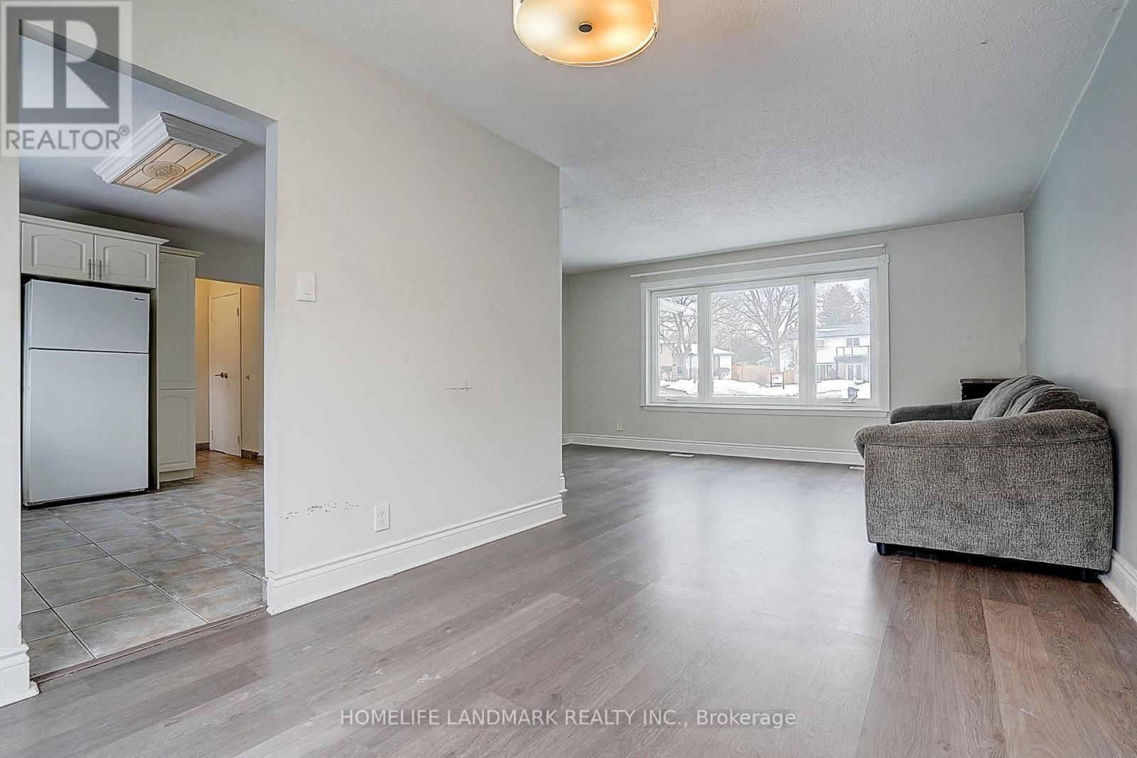 11 ENNISMORE PLACE Image 11