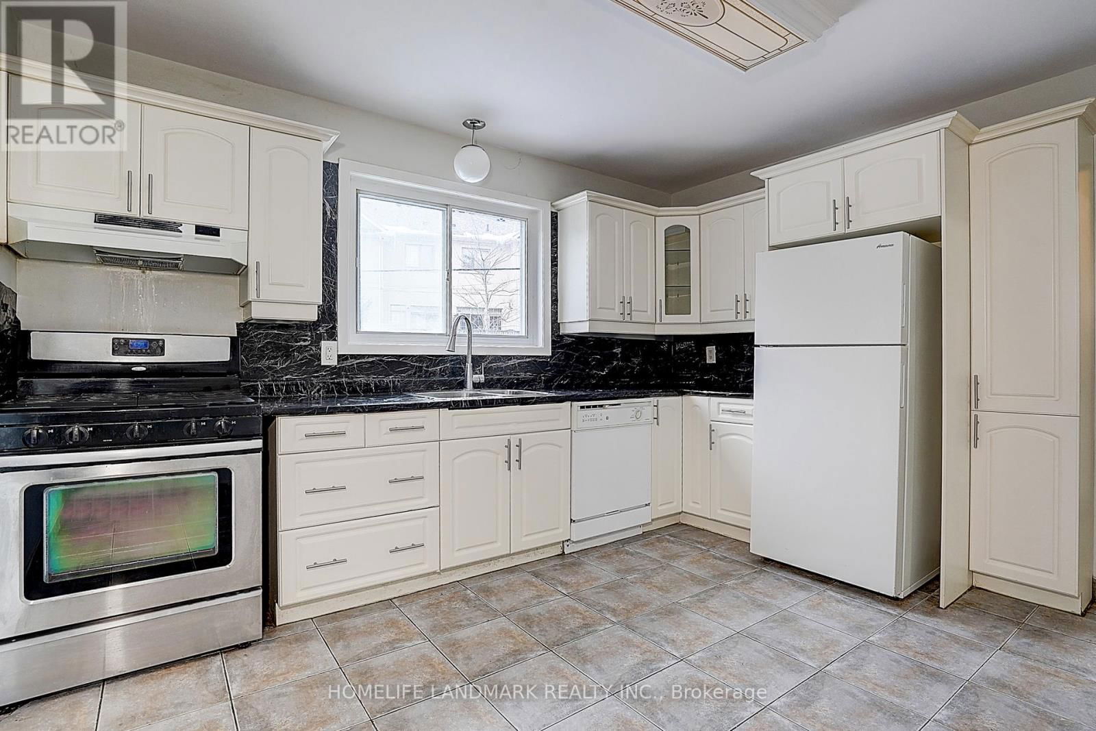11 ENNISMORE PLACE Image 14