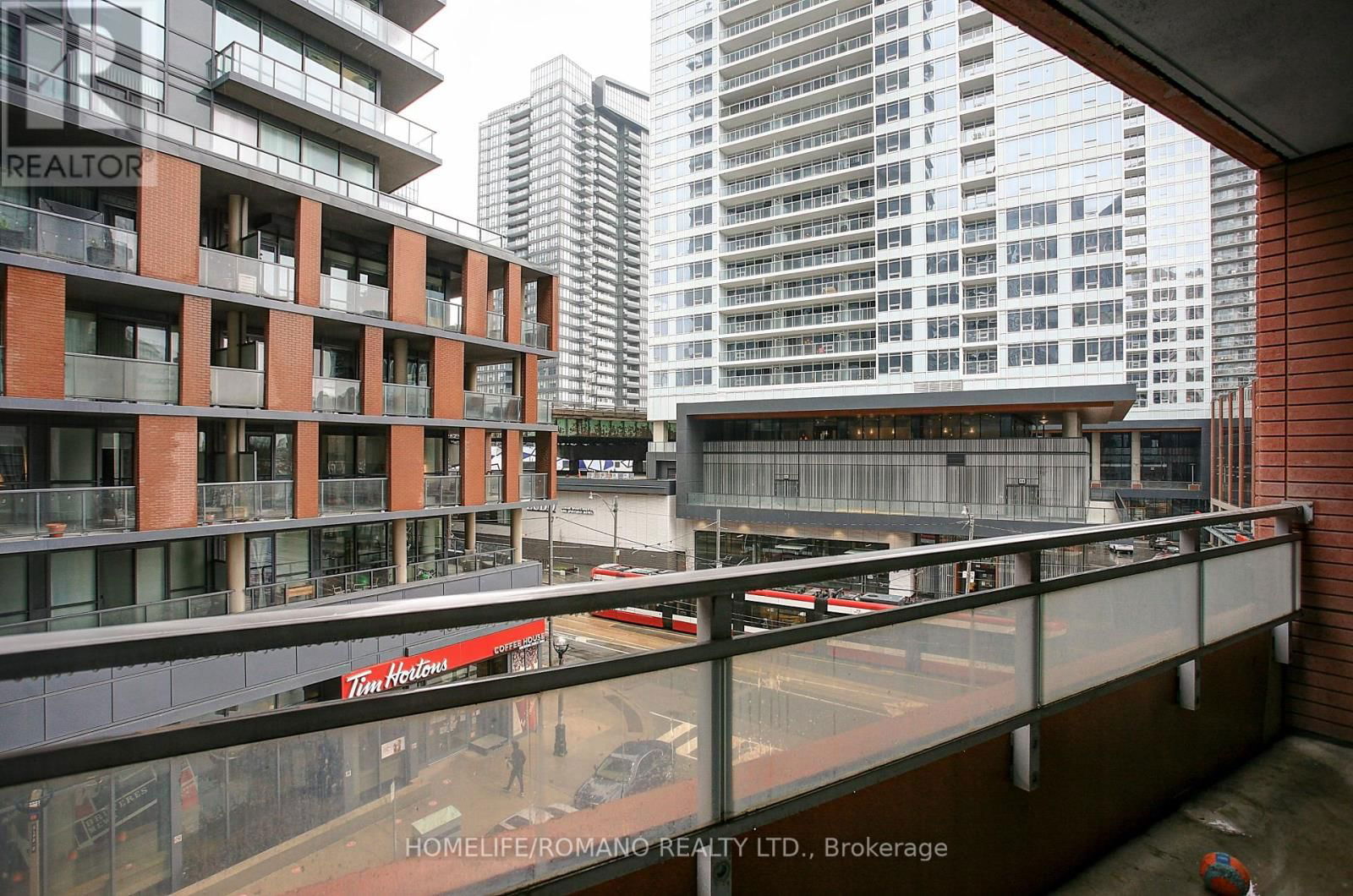 403 - 15 BRUYERES MEWS Image 12
