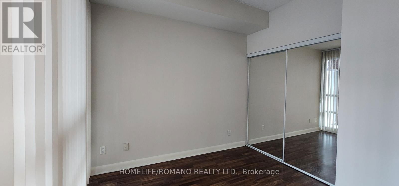 403 - 15 BRUYERES MEWS Image 7