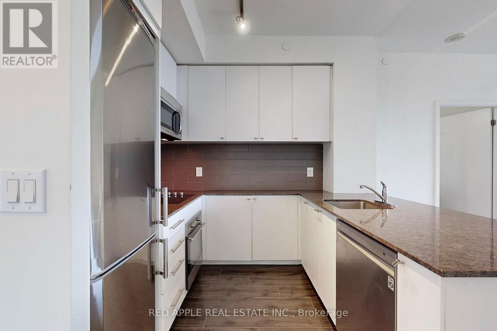 306 - 18 REAN DRIVE Image 8