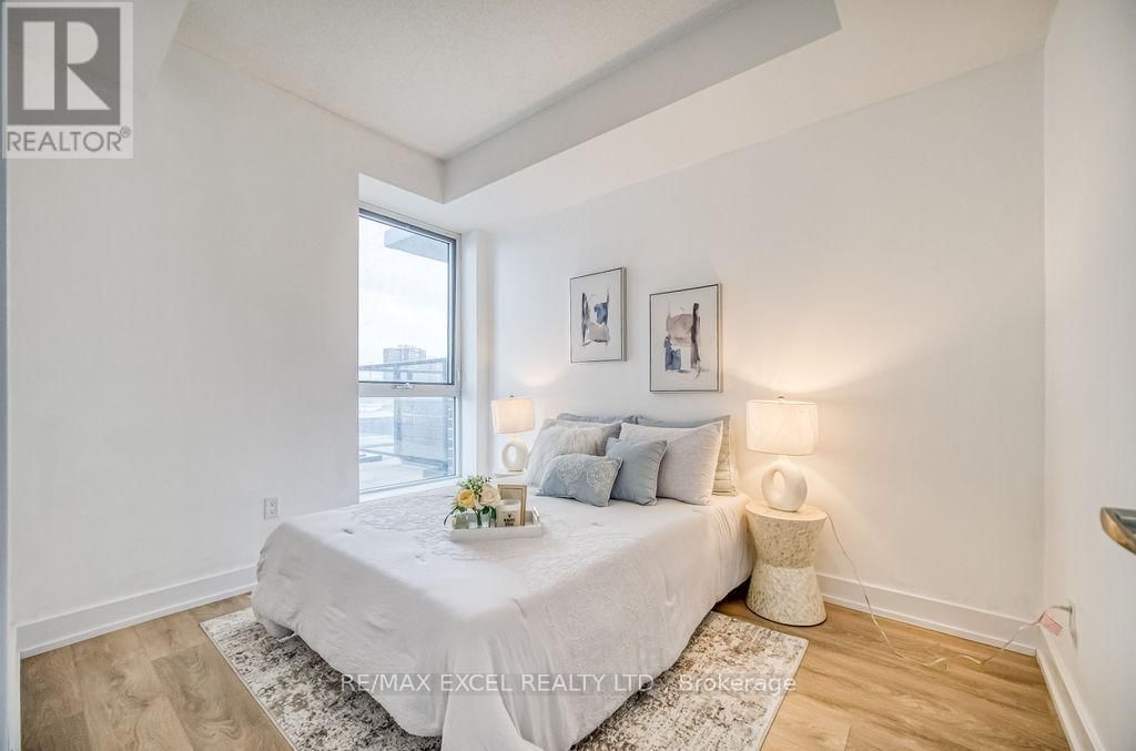 318 - 128 FAIRVIEW MALL DRIVE Image 21