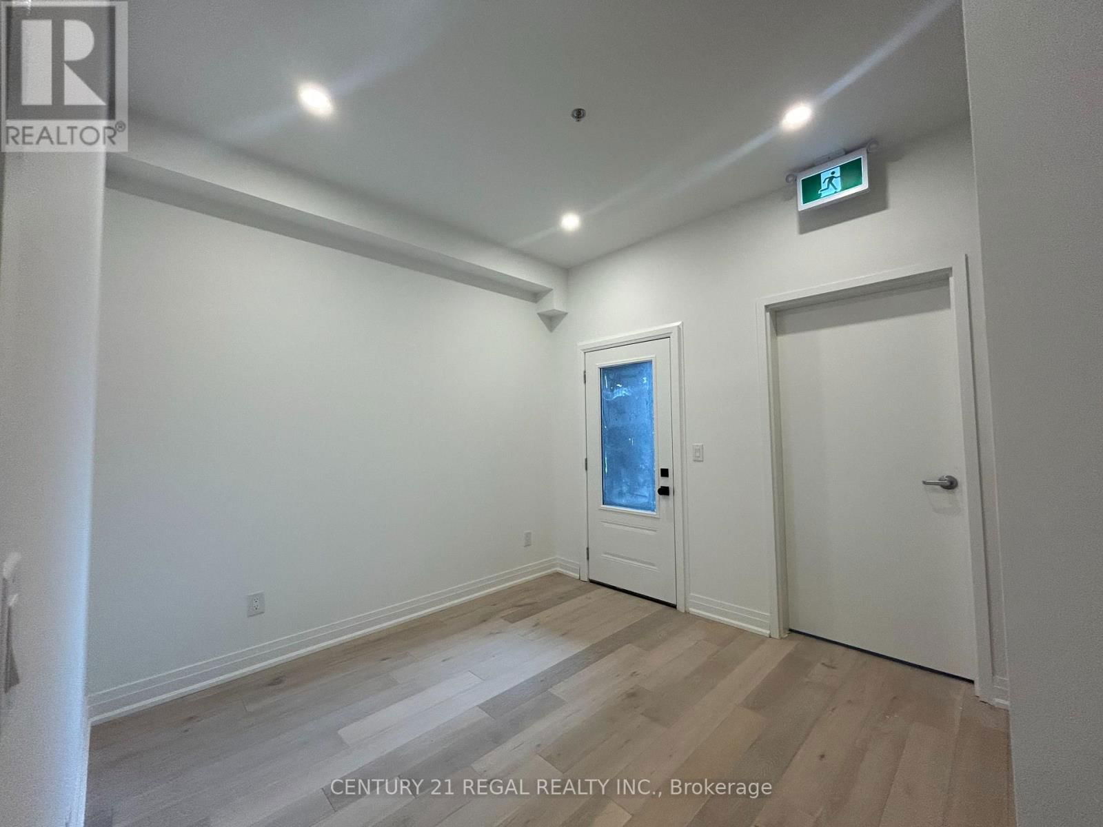 2nd floor - 1171 DUNDAS STREET WEST Image 12