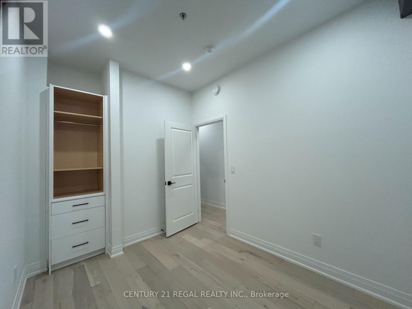2nd floor - 1171 DUNDAS STREET WEST Image 9