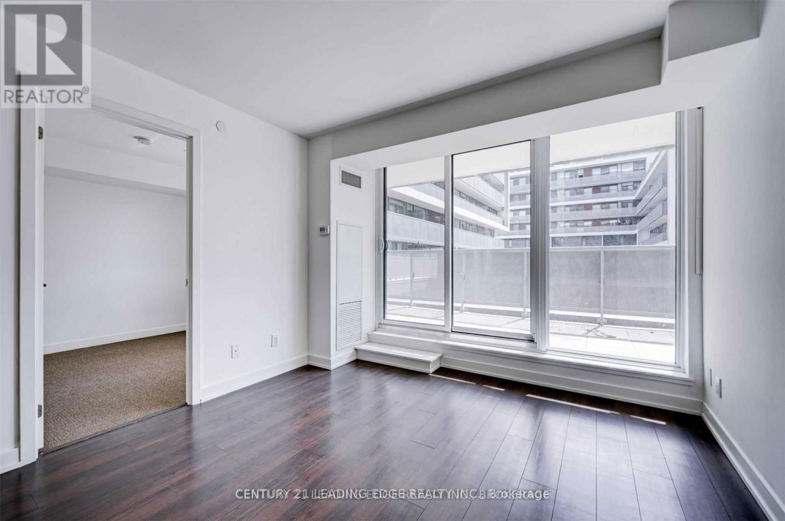 302 - 120 VARNA DRIVE Image 11