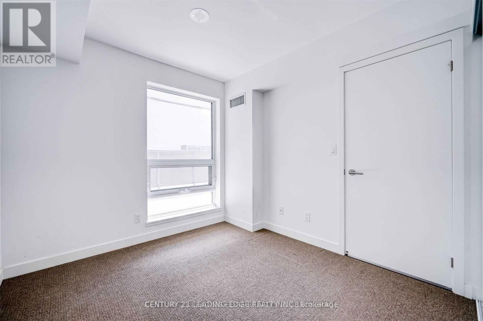 302 - 120 VARNA DRIVE Image 12
