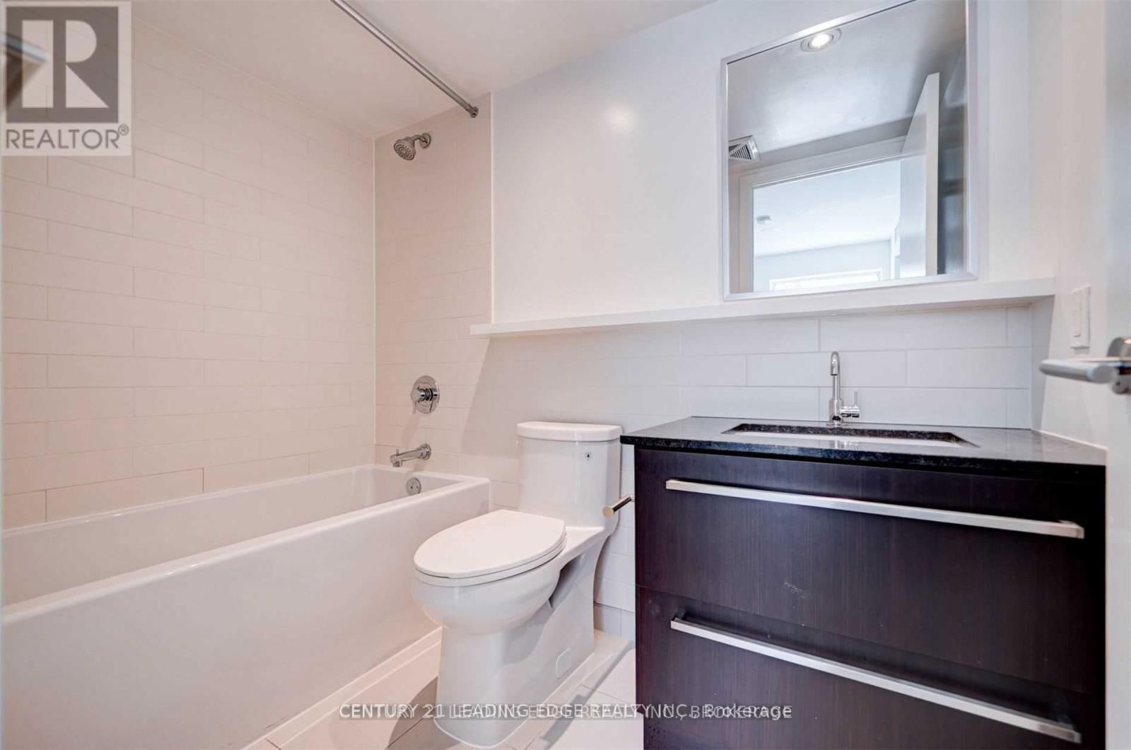 302 - 120 VARNA DRIVE Image 18