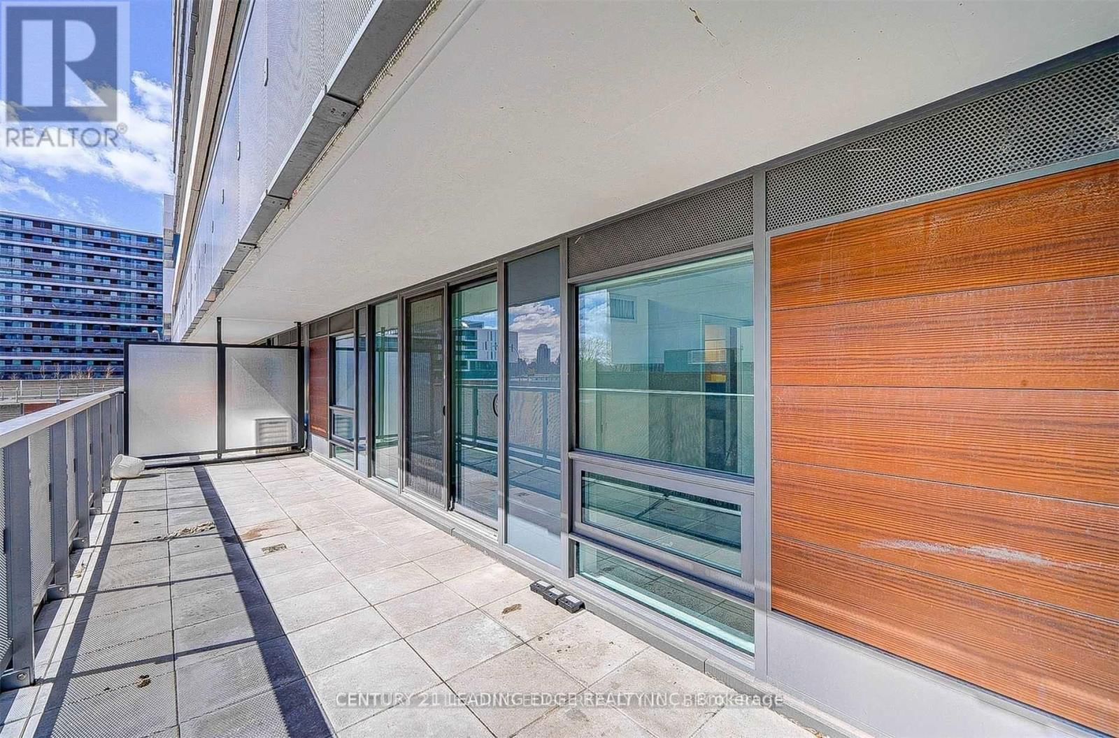 302 - 120 VARNA DRIVE Image 19
