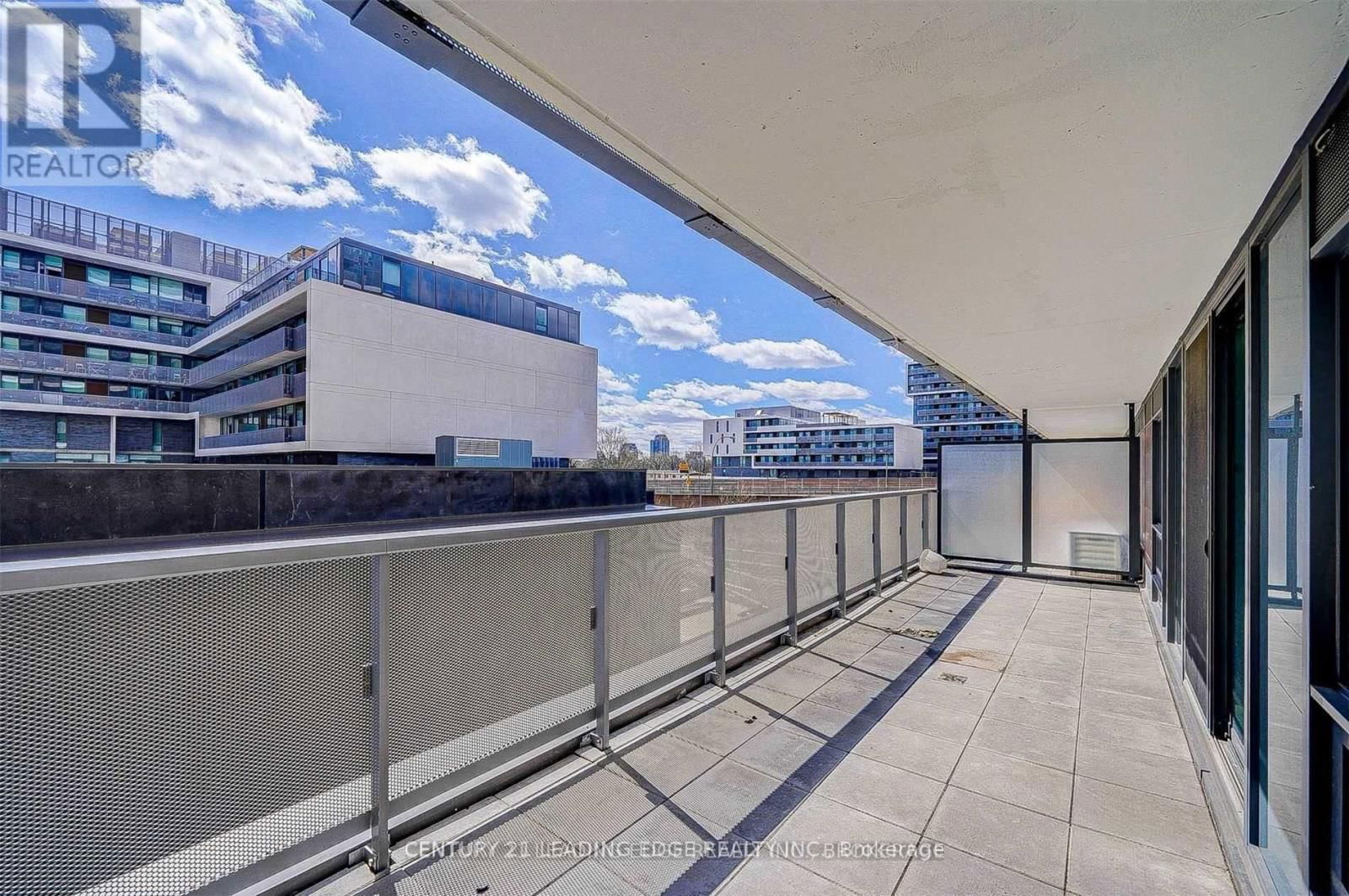 302 - 120 VARNA DRIVE Image 21