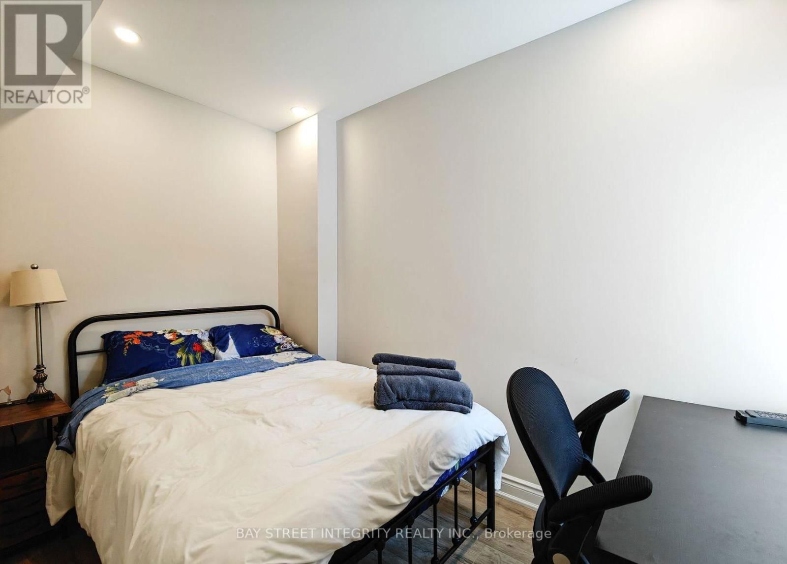 Unit 1 - 598 CRAWFORD STREET Image 10