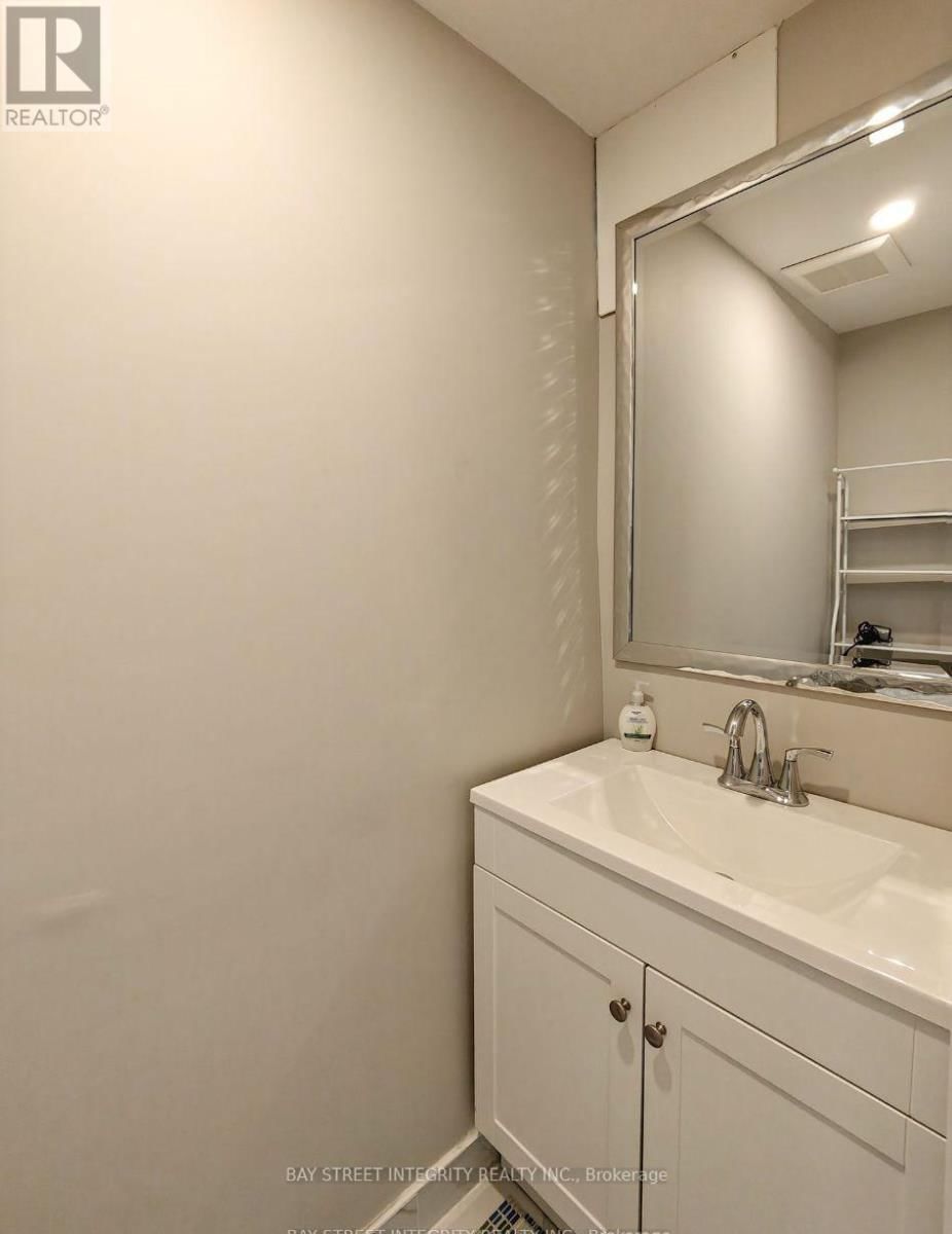 Unit 1 - 598 CRAWFORD STREET Image 13
