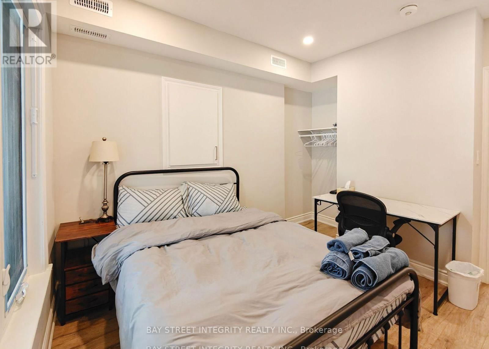 Unit 1 - 598 CRAWFORD STREET Image 7