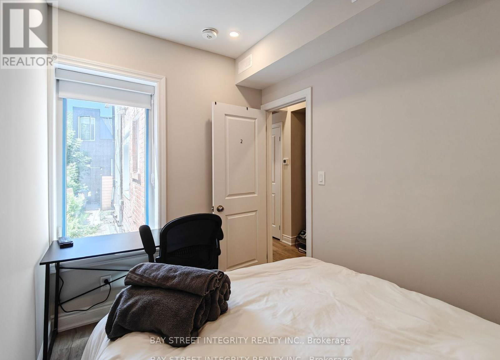 Unit 1 - 598 CRAWFORD STREET Image 9