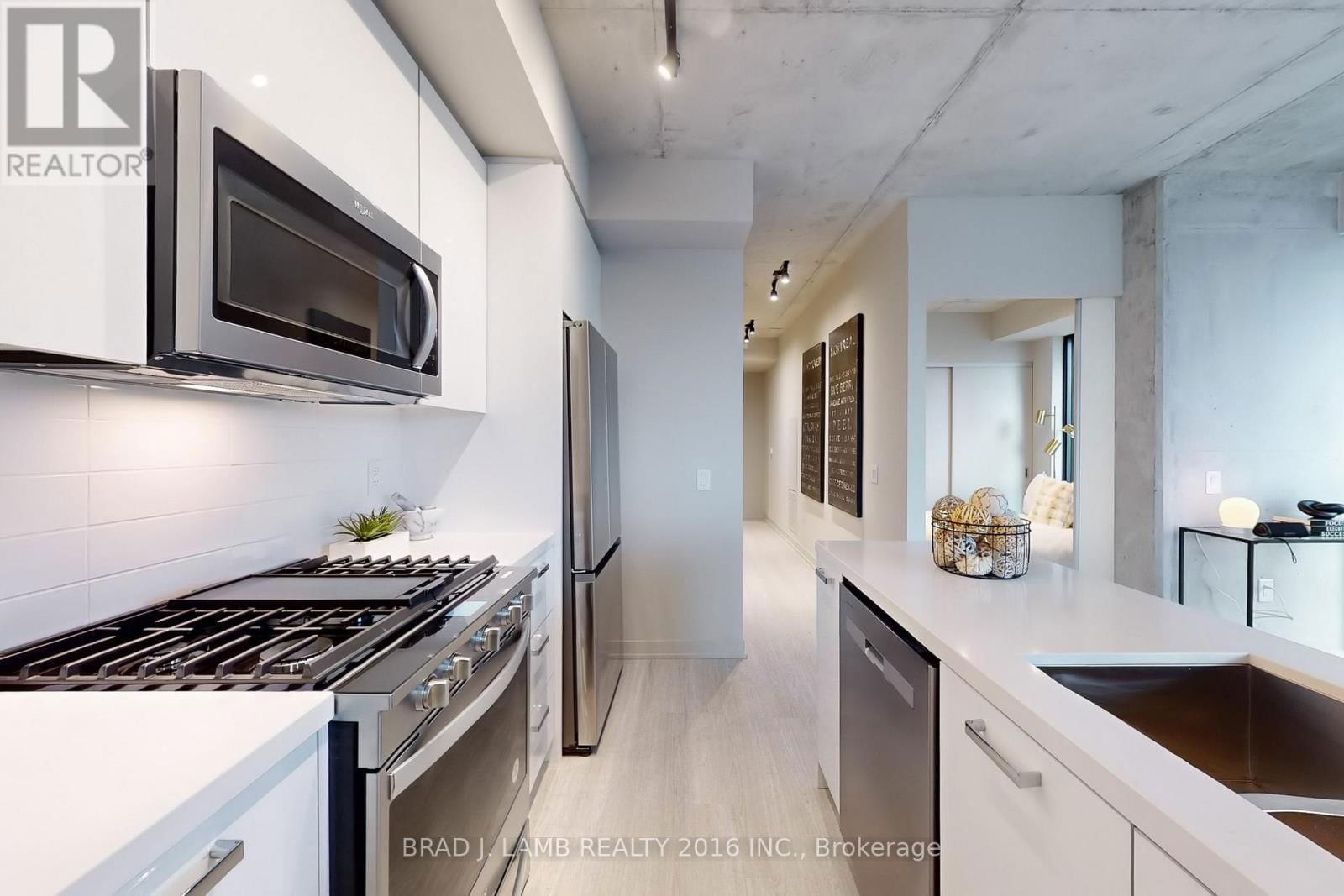 318 - 195 MCCAUL STREET Image 12