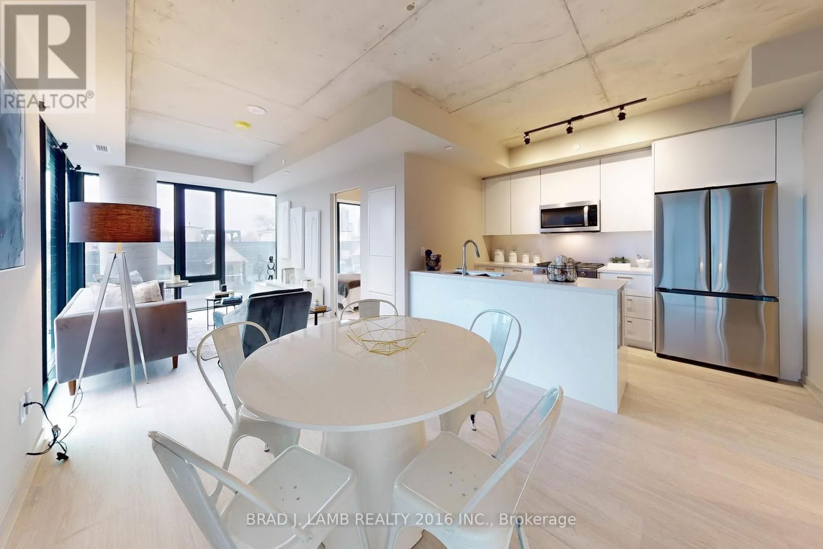 318 - 195 MCCAUL STREET Image 15