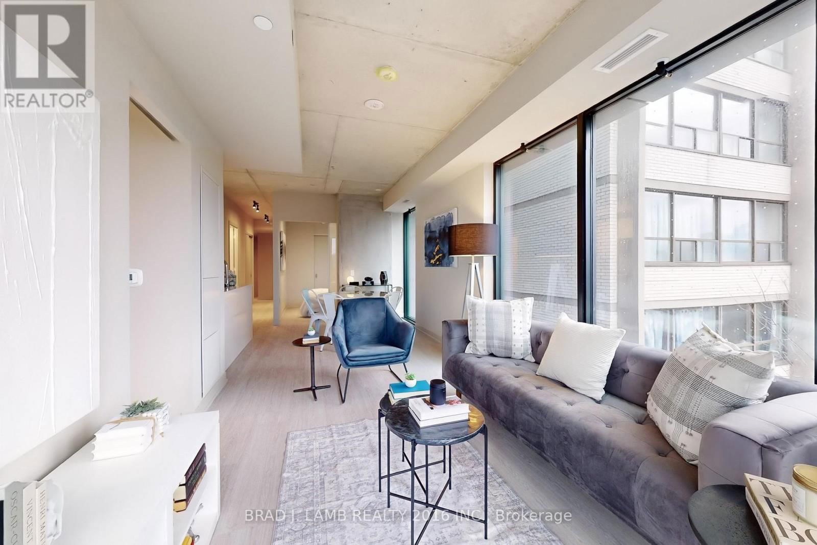 318 - 195 MCCAUL STREET Image 5