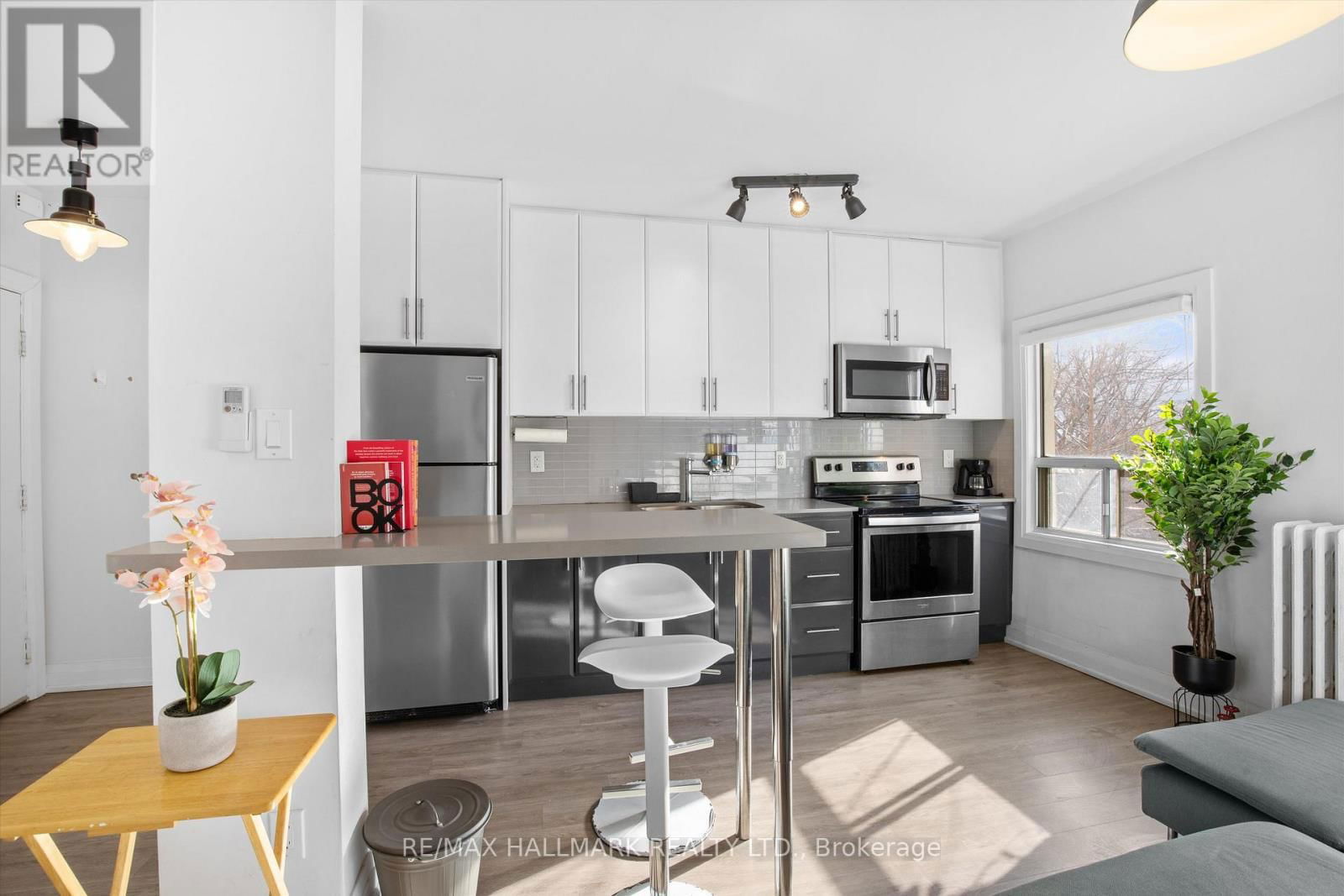 15 - 595 ST CLAIR AVENUE WEST Image 11