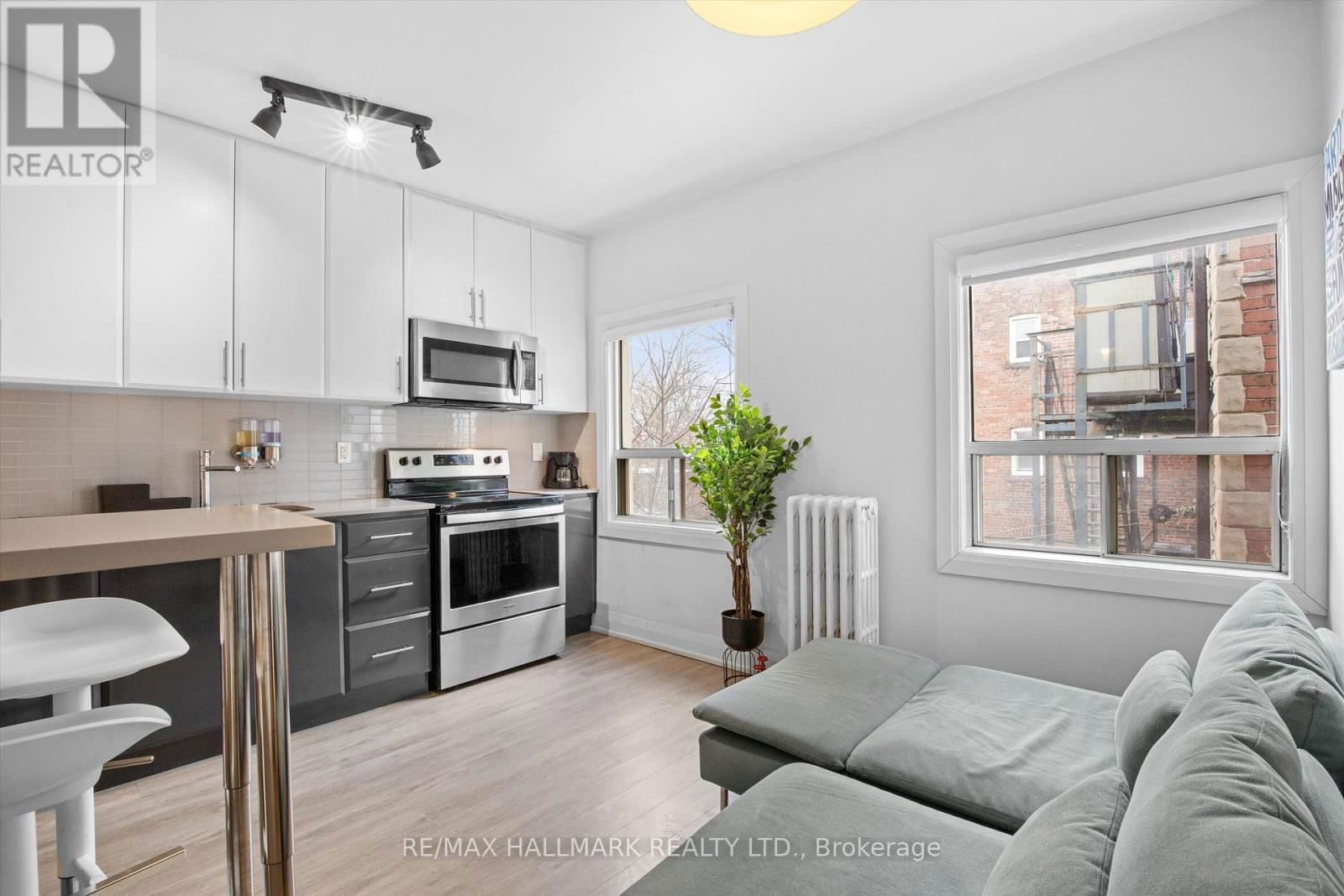 15 - 595 ST CLAIR AVENUE WEST Image 12
