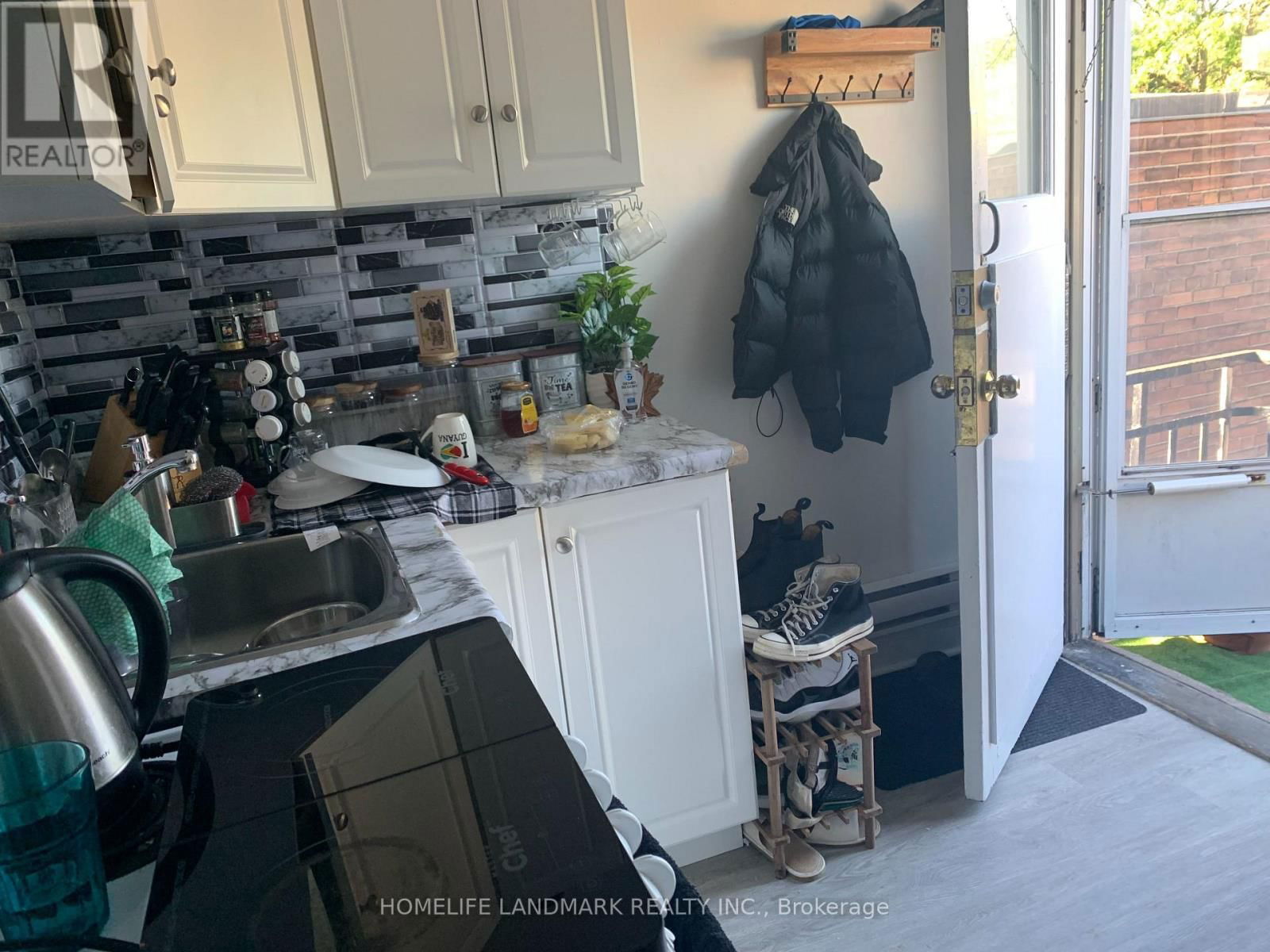 461 PARLIAMENT STREET Image 16
