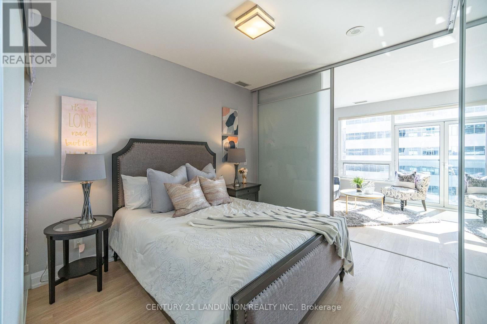 909 - 2 ANNDALE DRIVE Image 17