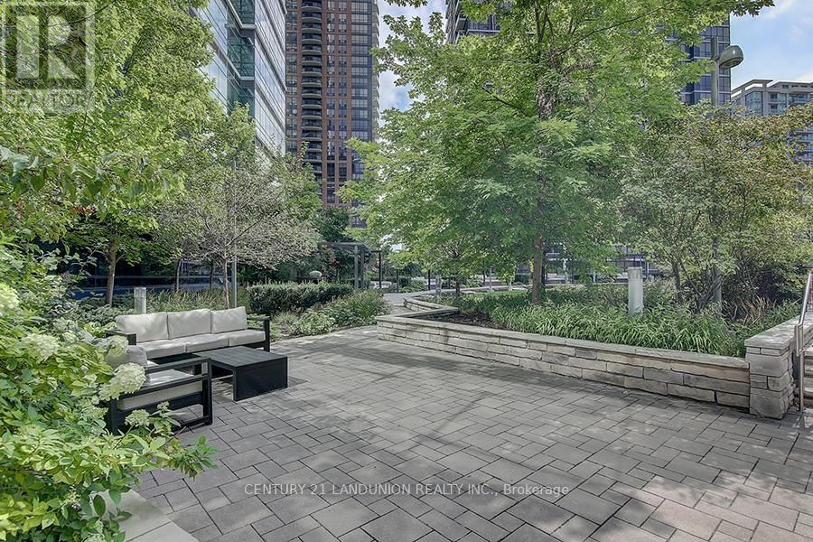 909 - 2 ANNDALE DRIVE Image 4